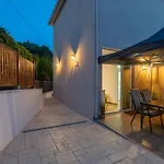 Rf 1 Summer House